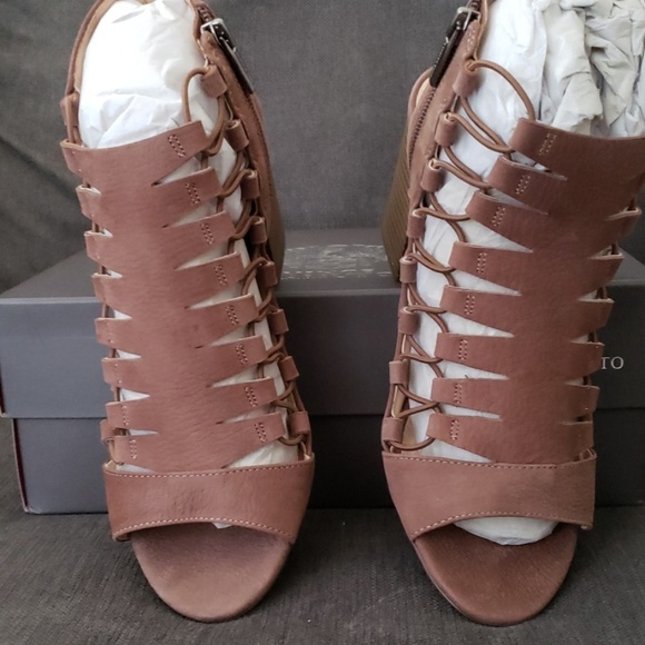 **BRAND NEW**Vince Camuto blocked heel sandal - Picture 3 of 5